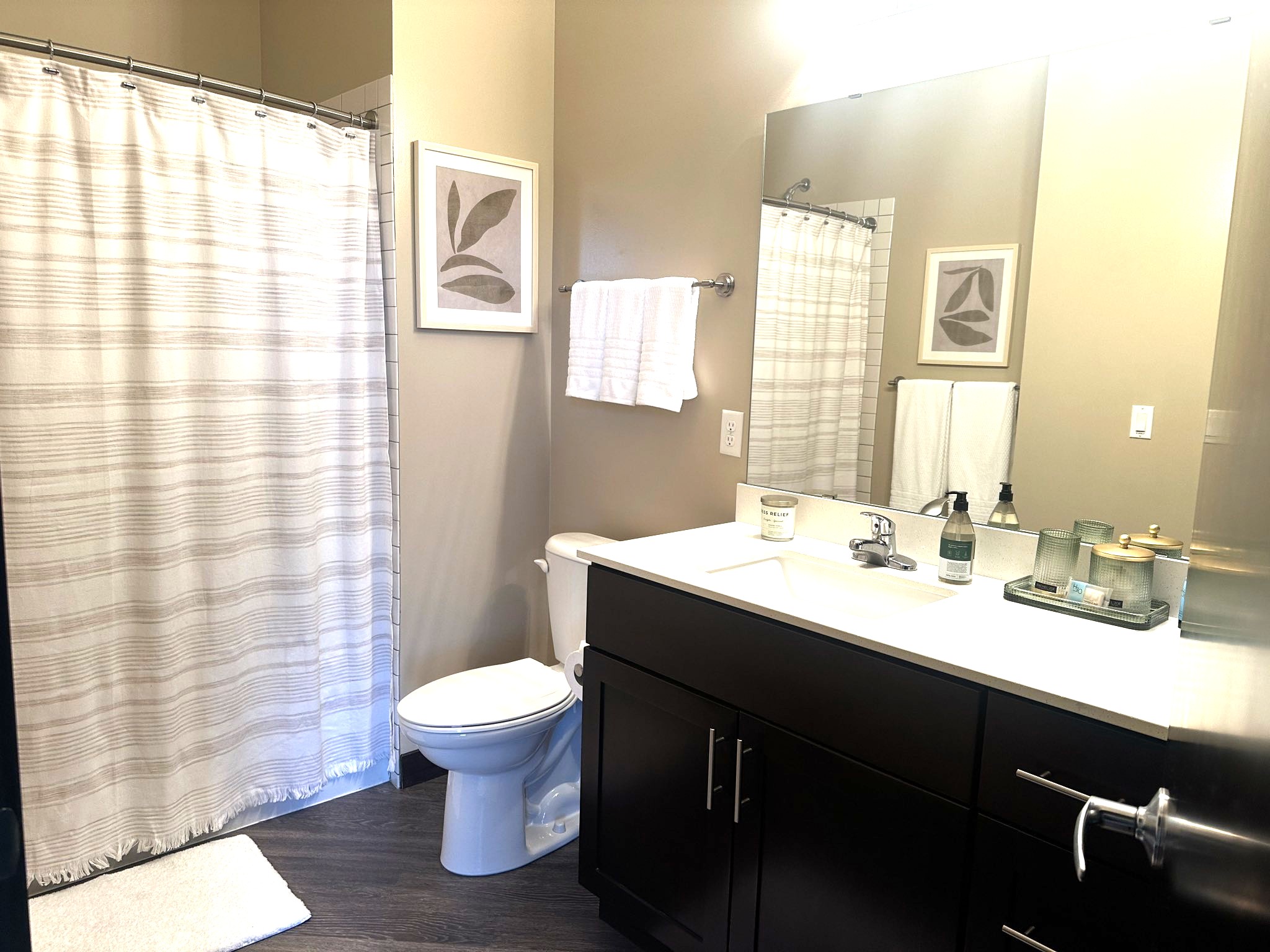 144 bathroom (2)
