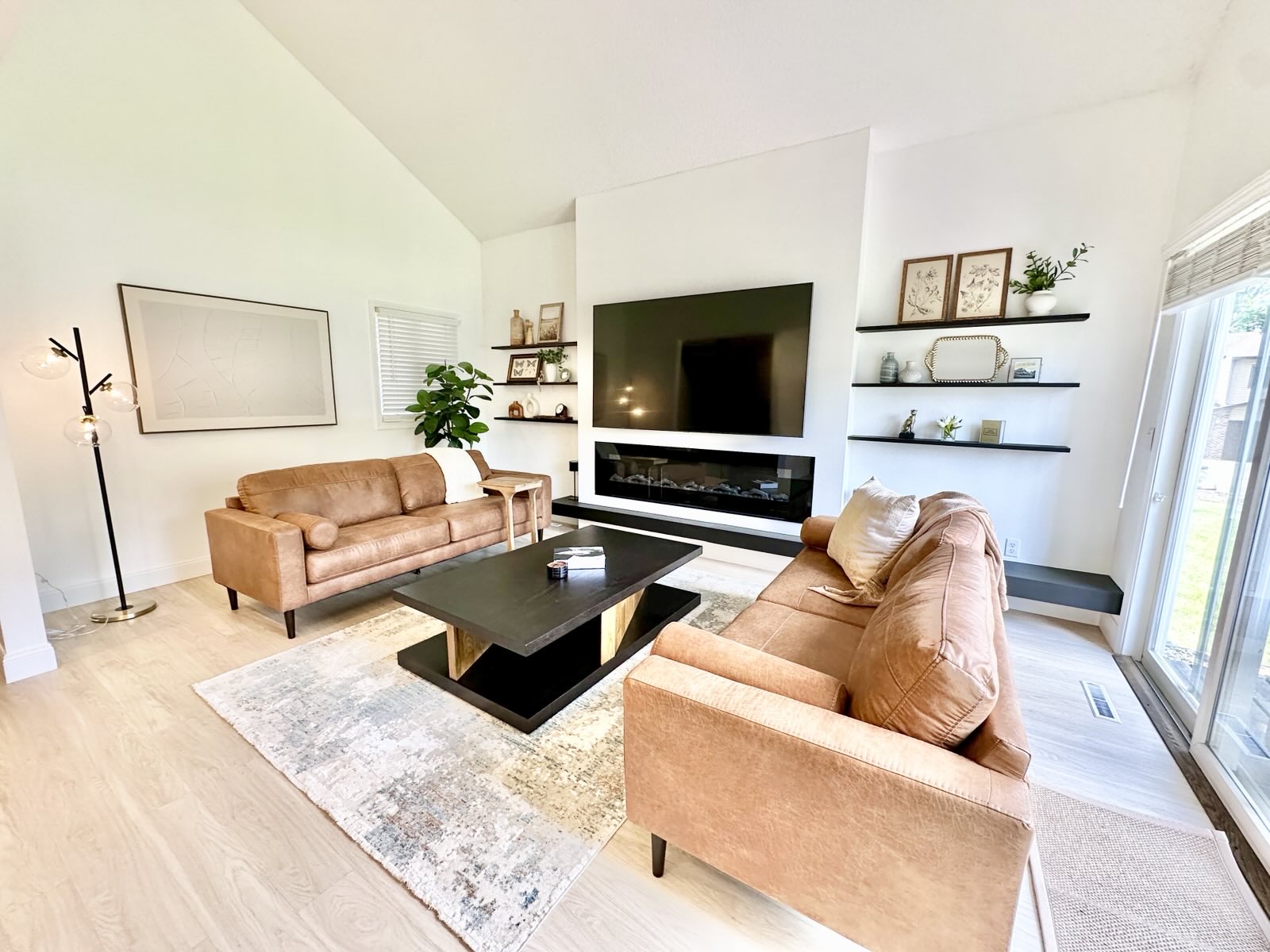 2401 living room 6