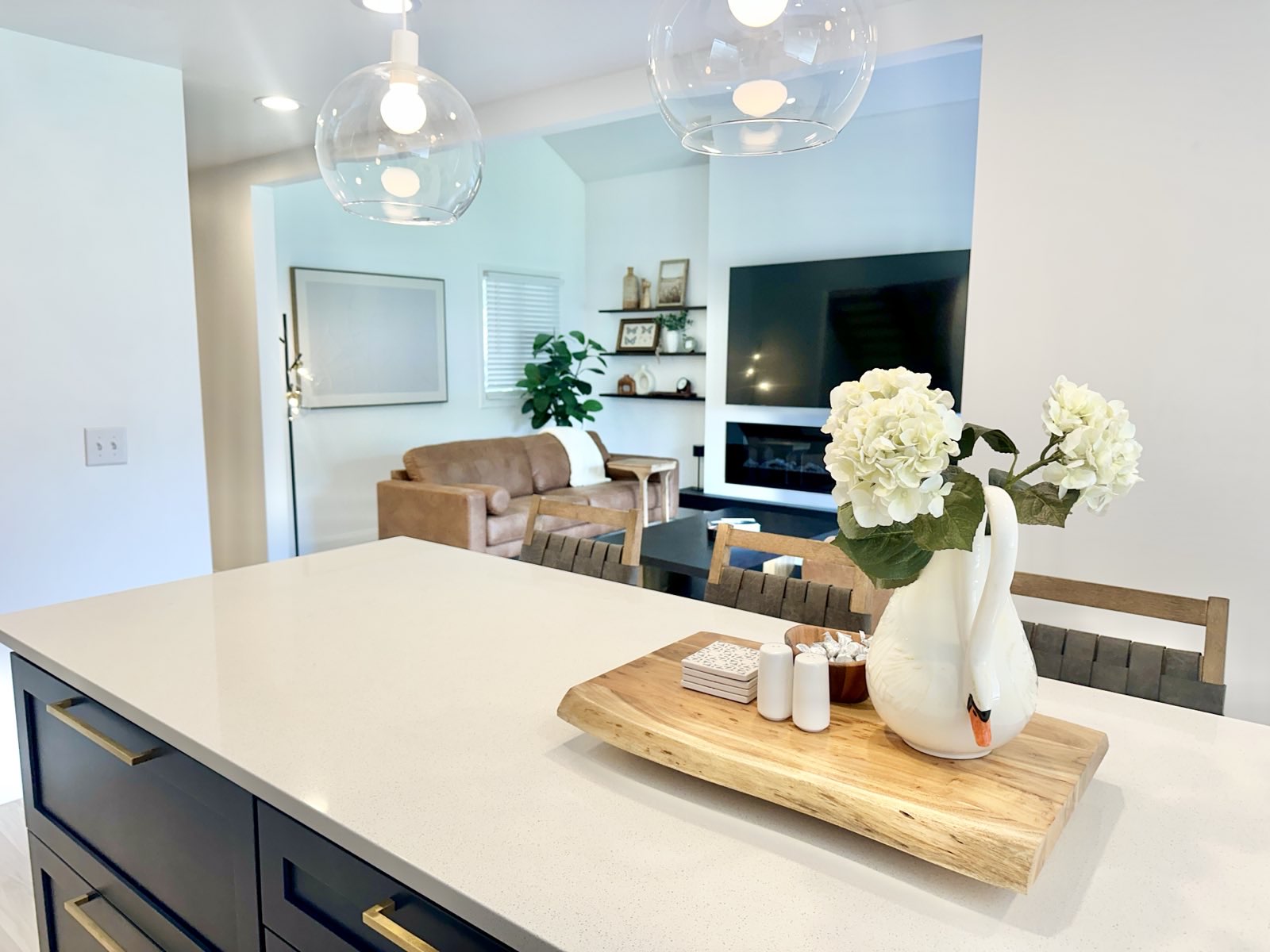 2410 living room 2