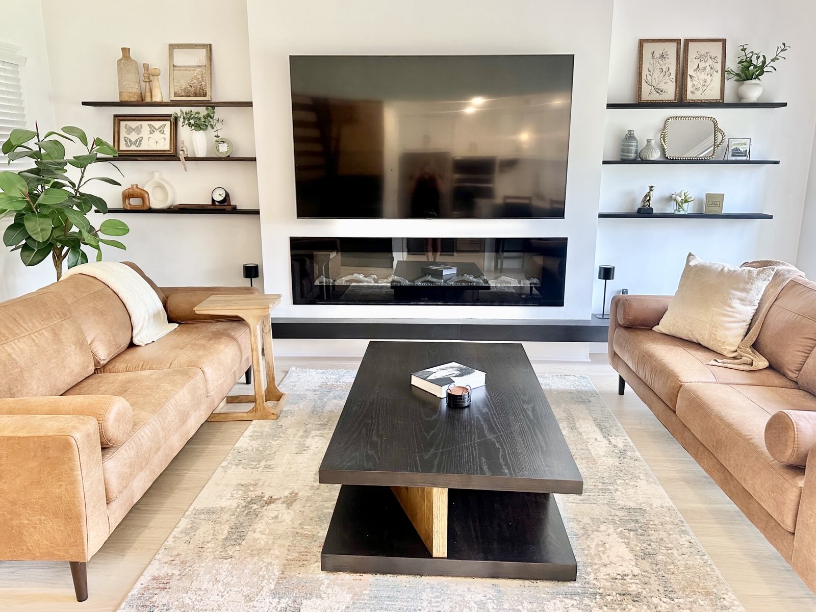 2410 living room 4