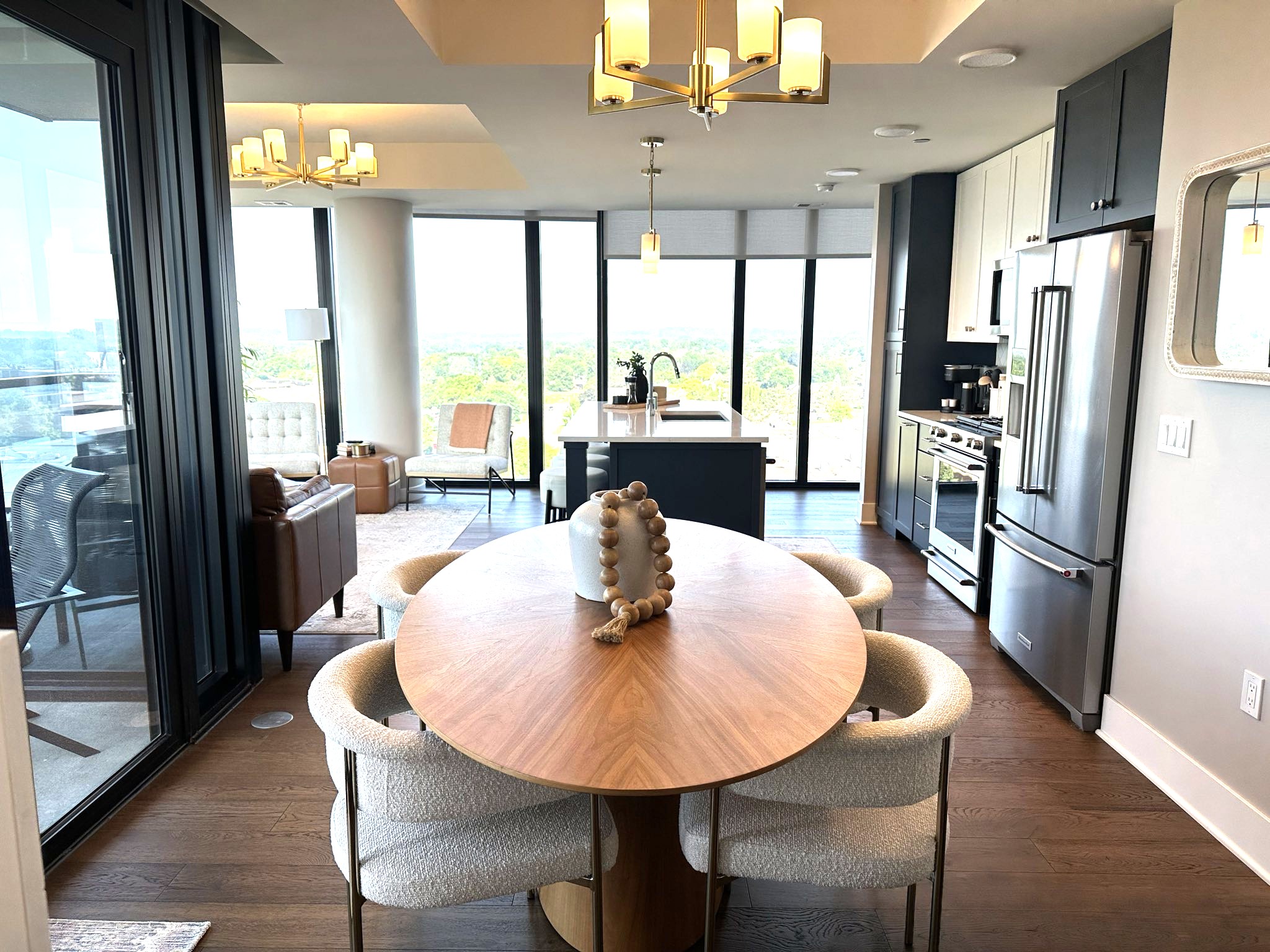 910 Dining