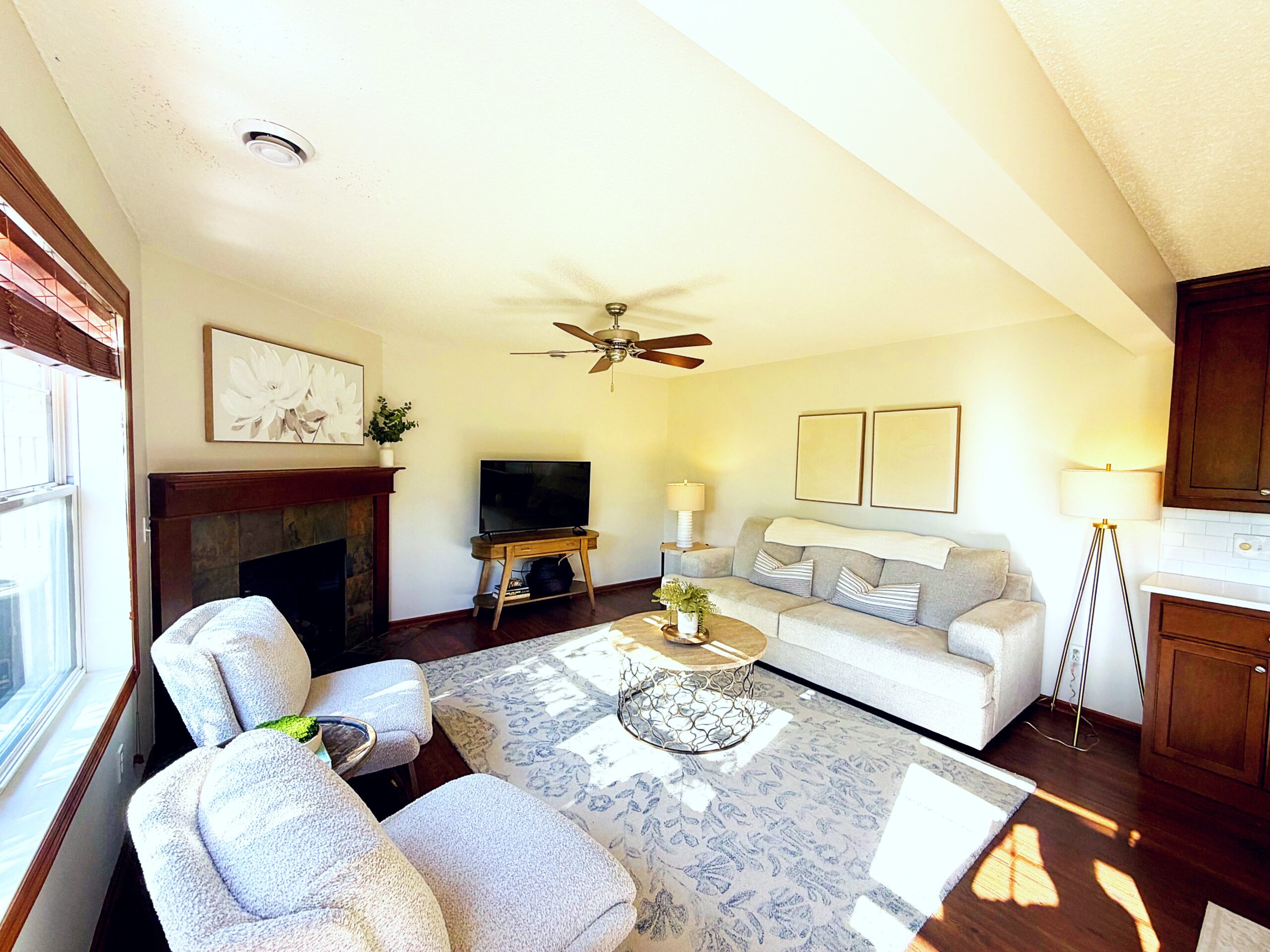 15657 living room